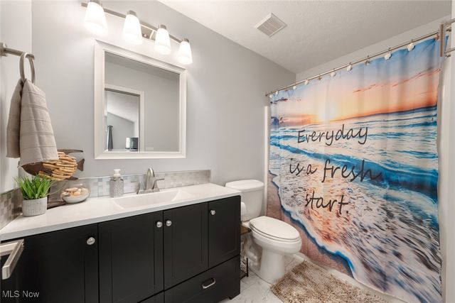 868 Tollis Pky A-L, Broadview Heights, OH 44147