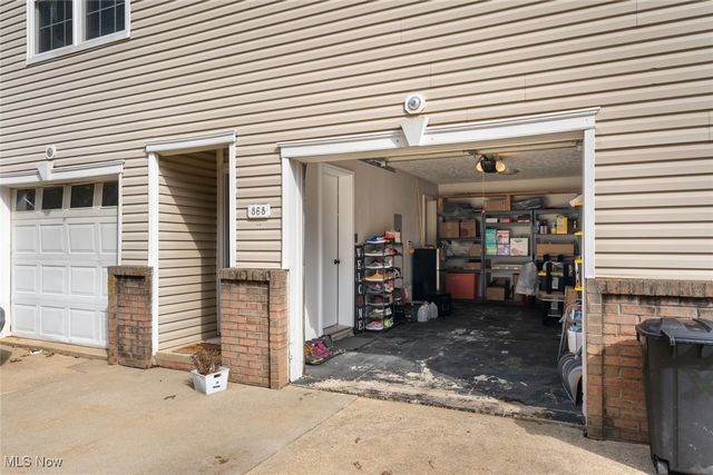 868 Tollis Pky A-L, Broadview Heights, OH 44147