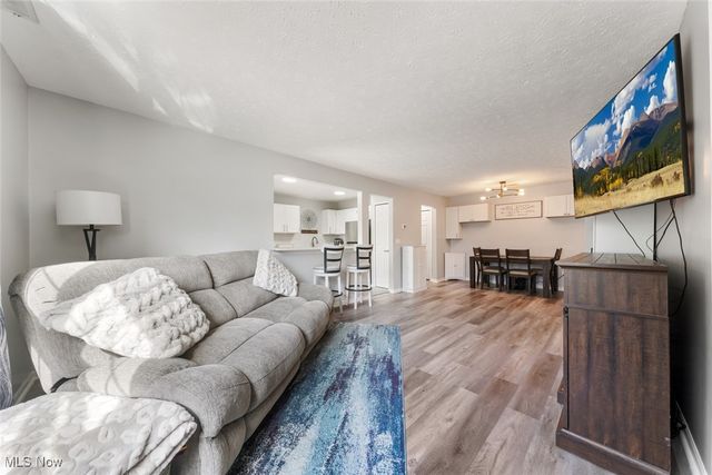 868 Tollis Pky A-L, Broadview Heights, OH 44147