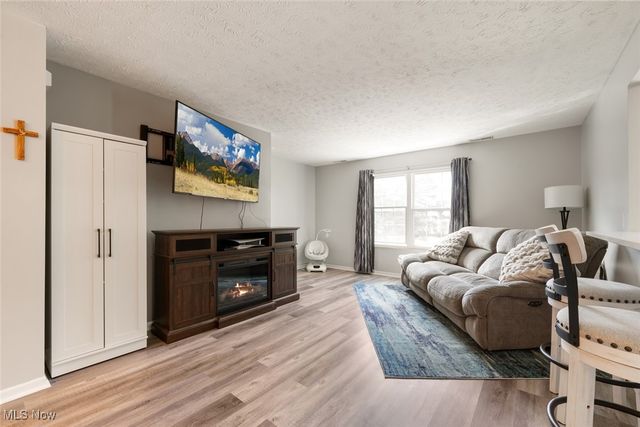 868 Tollis Pky A-L, Broadview Heights, OH 44147