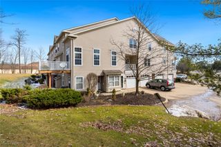 868 Tollis Pky A-L, Broadview Heights, OH 44147