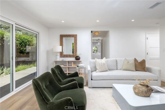 1789 Rogers Place, Costa Mesa, CA 92627