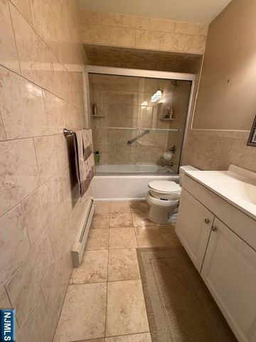 74 Riverview Court, Secaucus, NJ 07094