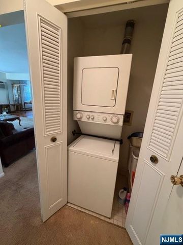 74 Riverview Court, Secaucus, NJ 07094