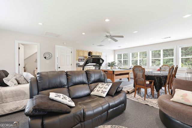 20 Clubview Court, Newnan, GA 30265