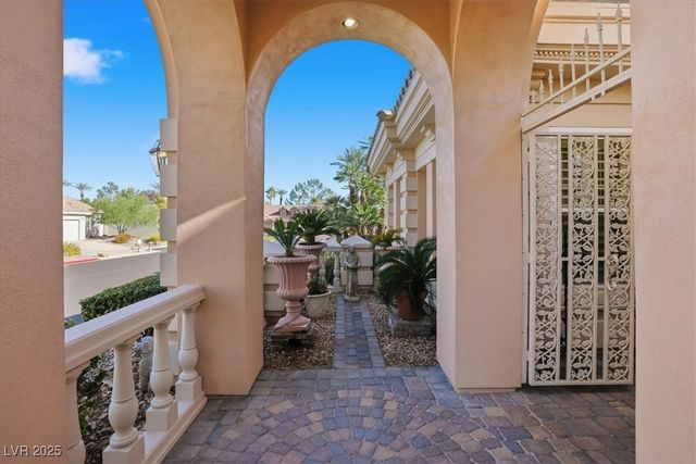 277 Dark Forest Avenue, Las Vegas, NV 89123