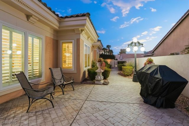 277 Dark Forest Avenue, Las Vegas, NV 89123