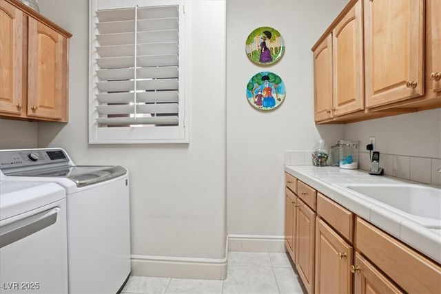 277 Dark Forest Avenue, Las Vegas, NV 89123