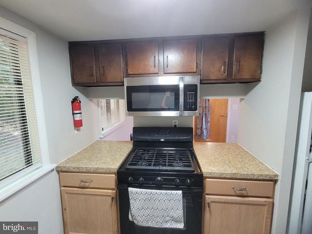 707 SAINT MARYS DR, Steelton, PA 17113
