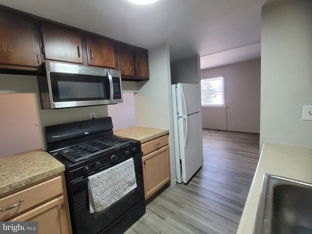 707 SAINT MARYS DR, Steelton, PA 17113