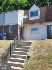 707 SAINT MARYS DR, Steelton, PA 17113
