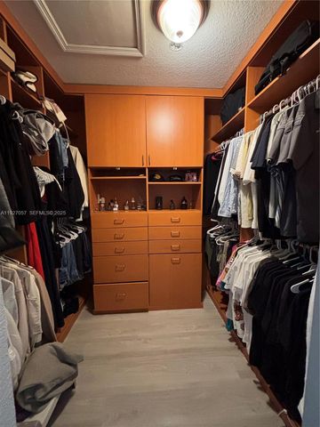 16551 SW 75th St, Miami, FL 33193