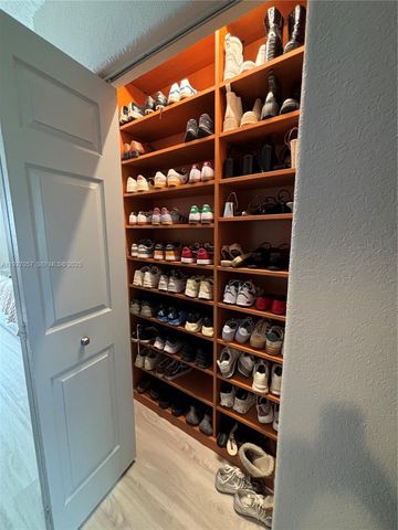 16551 SW 75th St, Miami, FL 33193