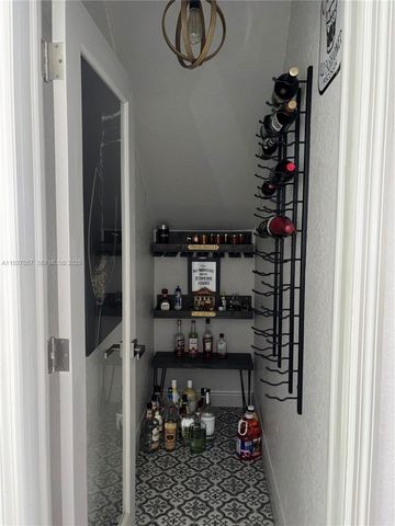 16551 SW 75th St, Miami, FL 33193