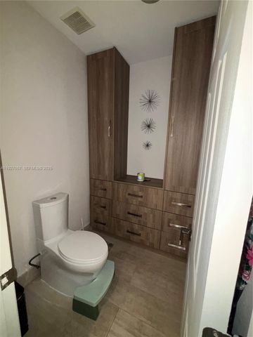 16551 SW 75th St, Miami, FL 33193