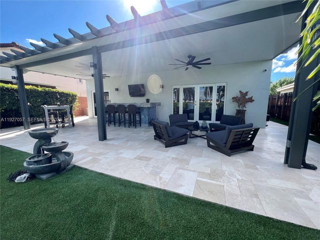 16551 SW 75th St, Miami, FL 33193