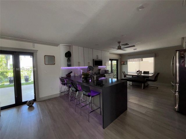 16551 SW 75th St, Miami, FL 33193