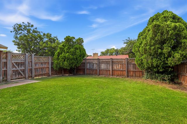 2601 Raintree Drive, Plano, TX 75074