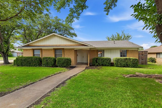 2601 Raintree Drive, Plano, TX 75074