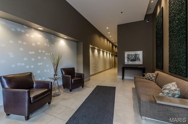 9 N Euclid Avenue 302, St Louis, MO 63108
