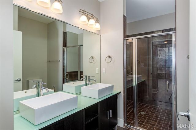 9 N Euclid Avenue 302, St Louis, MO 63108