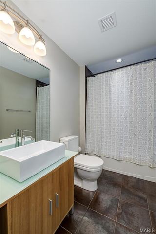 9 N Euclid Avenue 302, St Louis, MO 63108