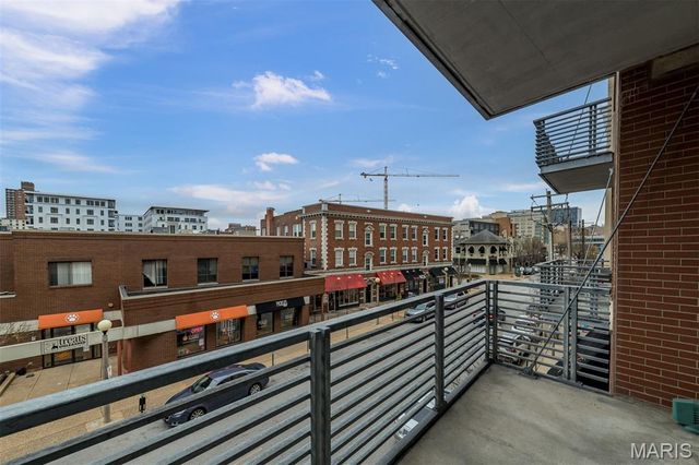 9 N Euclid Avenue 302, St Louis, MO 63108