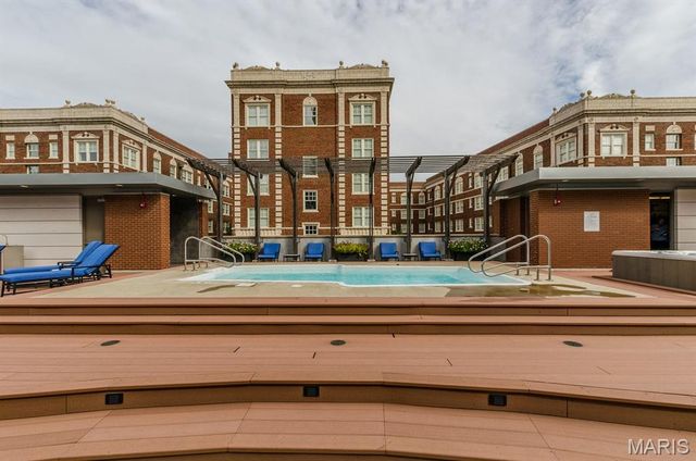 9 N Euclid Avenue 302, St Louis, MO 63108