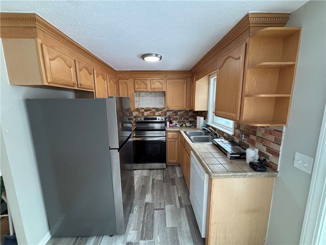 24 Greenwood Drive, South Kingstown, RI 02879