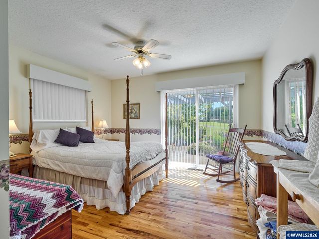 1010 Randolph Rd, Woodburn, OR 97071