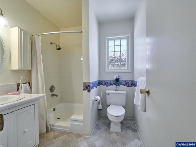 1010 Randolph Rd, Woodburn, OR 97071