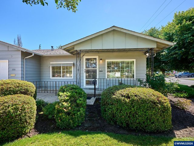 1010 Randolph Rd, Woodburn, OR 97071