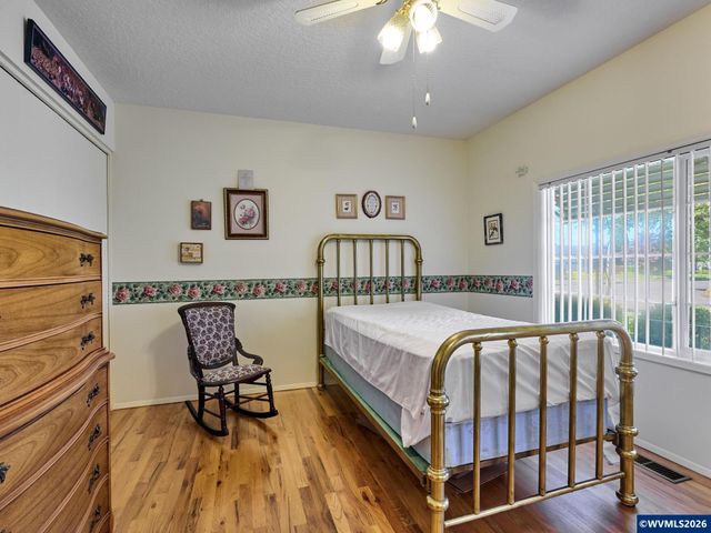 1010 Randolph Rd, Woodburn, OR 97071