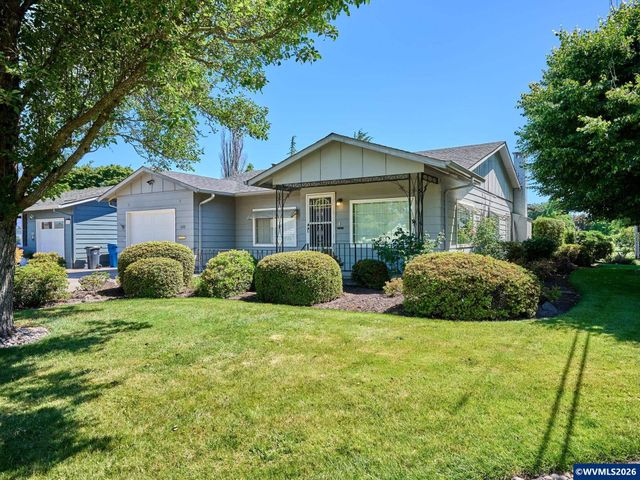 1010 Randolph Rd, Woodburn, OR 97071