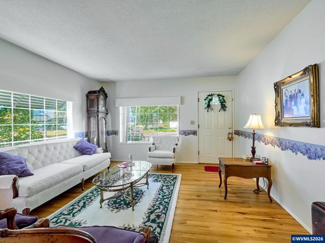 1010 Randolph Rd, Woodburn, OR 97071