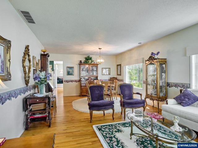 1010 Randolph Rd, Woodburn, OR 97071