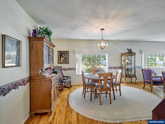 1010 Randolph Rd, Woodburn, OR 97071