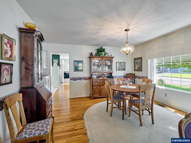 1010 Randolph Rd, Woodburn, OR 97071