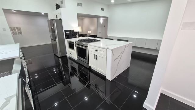 1055 Tipperary Drive, Dallas, TX 75218