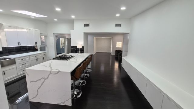 1055 Tipperary Drive, Dallas, TX 75218