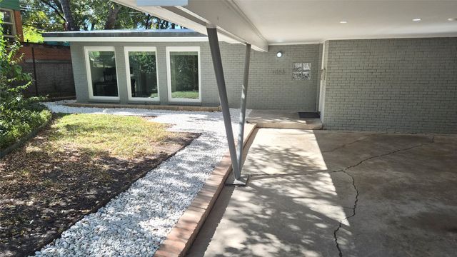 1055 Tipperary Drive, Dallas, TX 75218