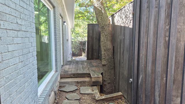 1055 Tipperary Drive, Dallas, TX 75218