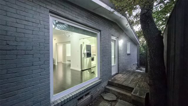 1055 Tipperary Drive, Dallas, TX 75218