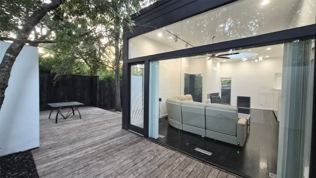 1055 Tipperary Drive, Dallas, TX 75218