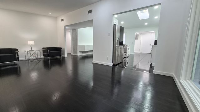 1055 Tipperary Drive, Dallas, TX 75218