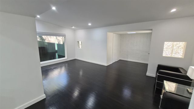 1055 Tipperary Drive, Dallas, TX 75218