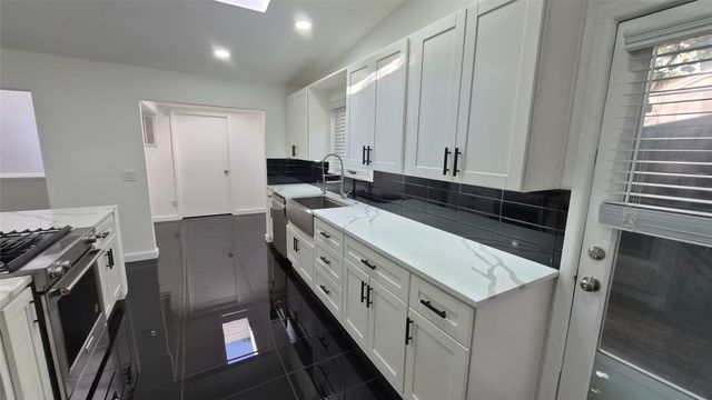 1055 Tipperary Drive, Dallas, TX 75218