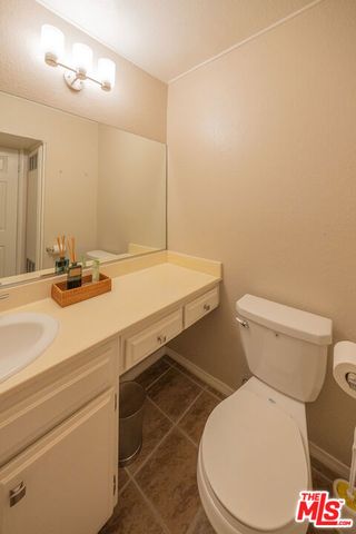 11120 Moorpark Street 2, Toluca Lake, CA 91602