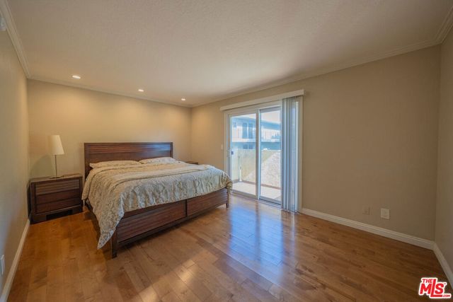 11120 Moorpark Street 2, Toluca Lake, CA 91602