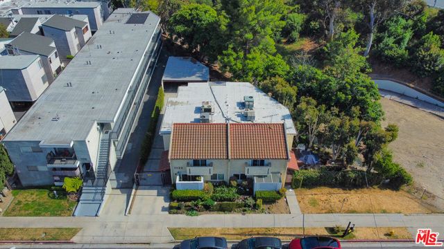 11120 Moorpark Street 2, Toluca Lake, CA 91602